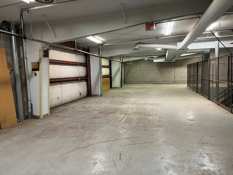 More Photos Of 822 W Wilson Ave, Chicago Warehouse For Sale
