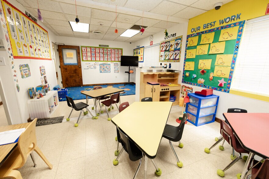 More Photos Of 217 N Kirkman Rd, Orlando Office For Sale