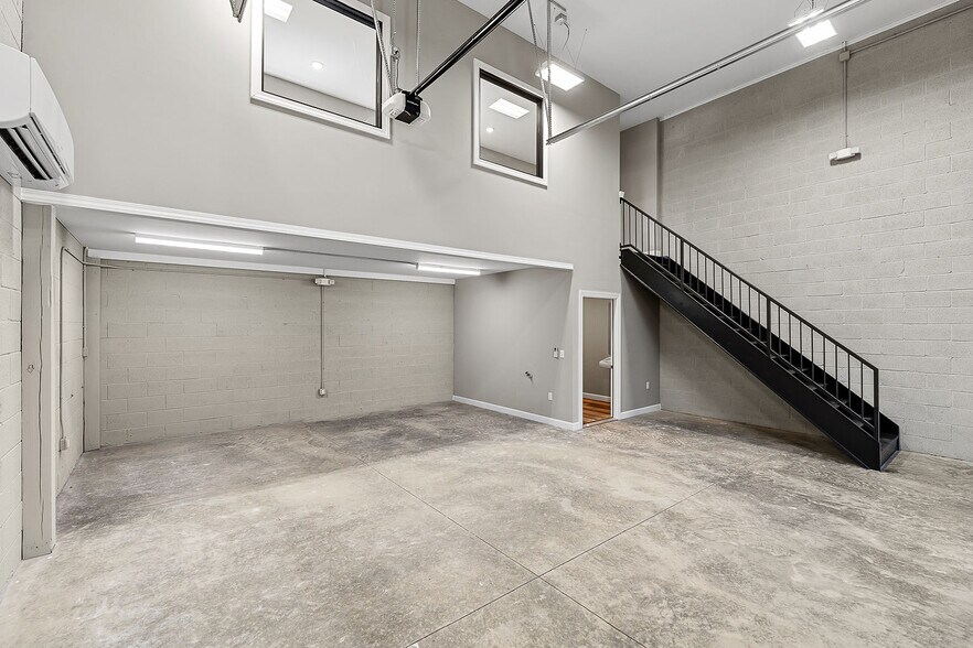 More Photos Of 240 Hub Circle, Cookeville Showroom For Lease