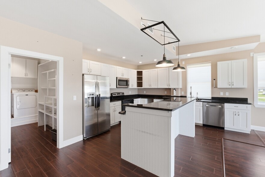 More Photos Of 8600 Airport Blvd, Leesburg Airplane Hangar For Sale