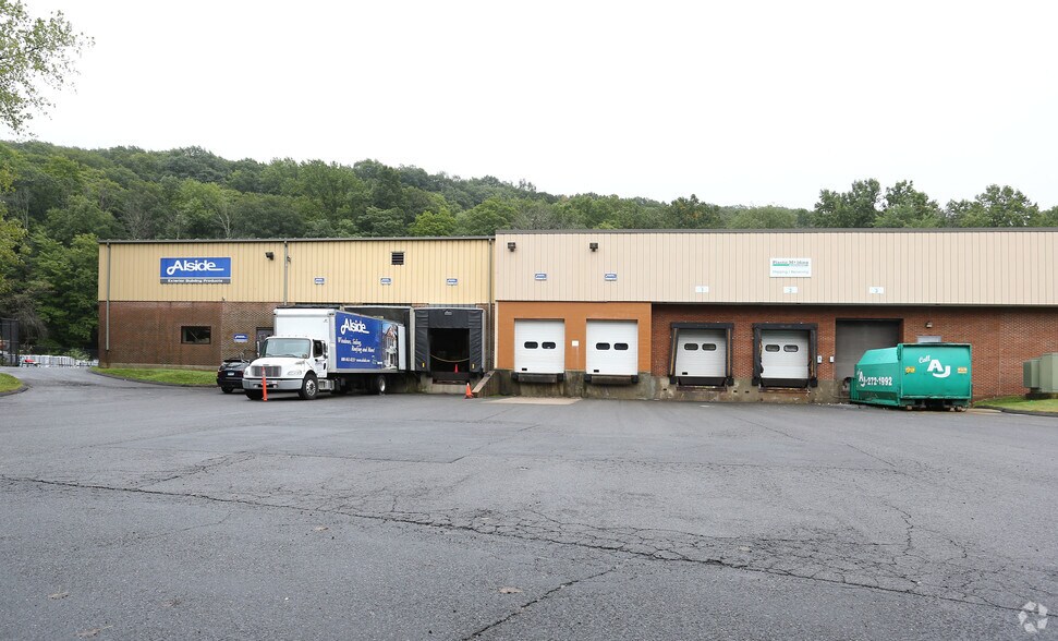 More Photos Of 114 New Park Dr, Berlin Flex For Lease