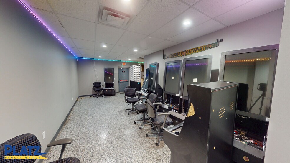 More Photos Of 438 E Main St, Andover Freestanding For Lease