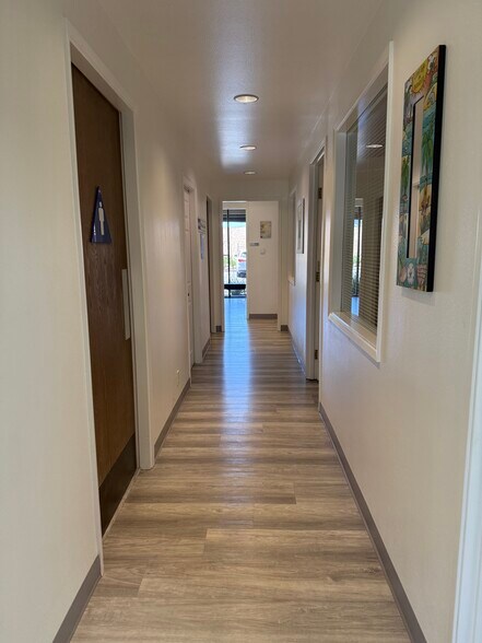 More Photos Of 151 Kalmus Dr, Costa Mesa Light Manufacturing For Lease