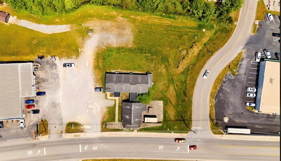 More Photos Of 347 Thompson Rd, Pikeville Office For Sale