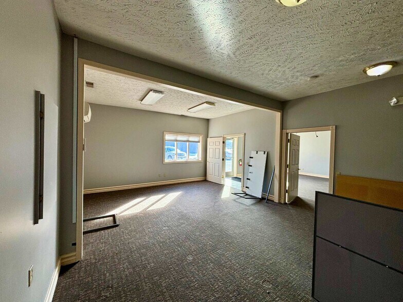 More Photos Of 1301 E Grand River Ave, Portland Freestanding For Lease