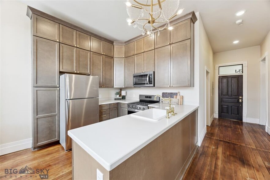 More Photos Of 140 W Park St, Butte Apartments For Sale