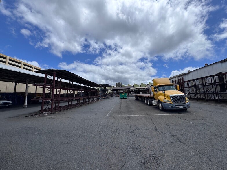 More Photos Of 660 N Nimitz Hwy, Honolulu Land For Lease