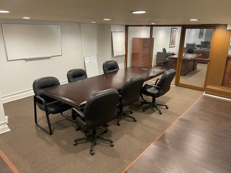 More Photos Of 107 W Michigan Ave, Kalamazoo Office For Lease