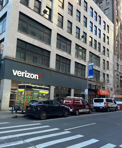 More Photos Of 302 W 37th St, New York Office For Lease