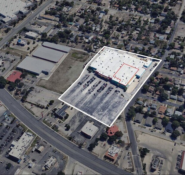 Primary Photo Of 910 SE Military Dr, San Antonio Freestanding For Lease