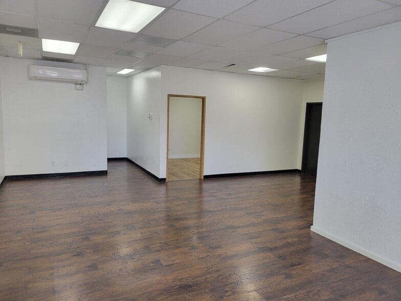 More Photos Of 1200-1214 Hawthorne Ave NE, Salem Office For Sale