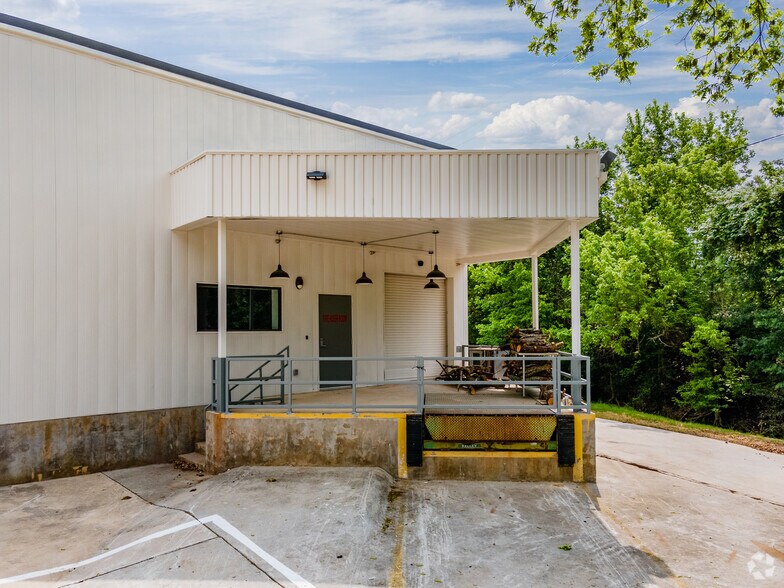 More Photos Of 707 Landa St, New Braunfels Office For Lease