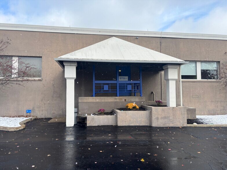 More Photos Of 360 Highland Rd E, Macedonia Office For Lease