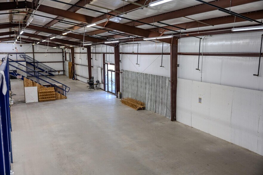 More Photos Of 2020 Fort Worth Hwy, Weatherford Freestanding For Sale