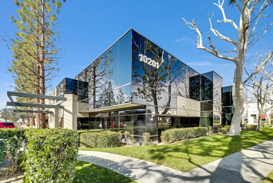 Primary Photo Of 10201 Trademark St, Rancho Cucamonga Warehouse For Lease