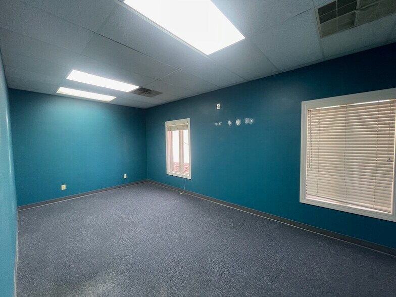 More Photos Of 78 Lynoak Cv, Jackson Medical For Sale