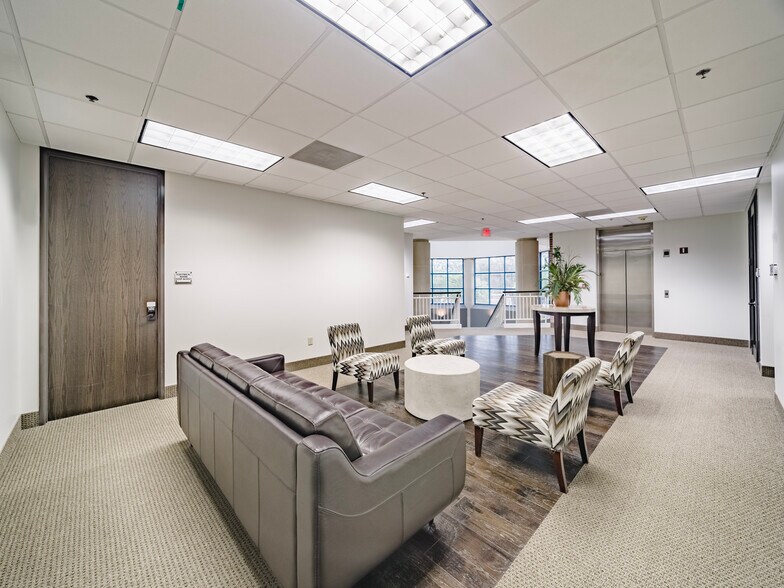 More Photos Of 4701 Old Shepard Pl, Plano Medical For Lease