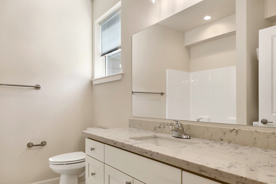 More Photos Of 201 Tull Ct, Bellingham Apartments For Sale