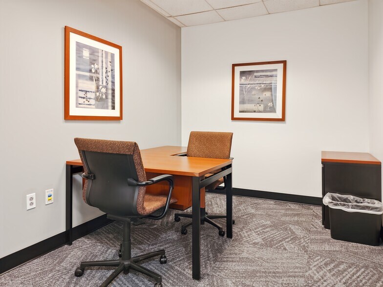 More Photos Of 2300 Main St, Kansas City Coworking Space