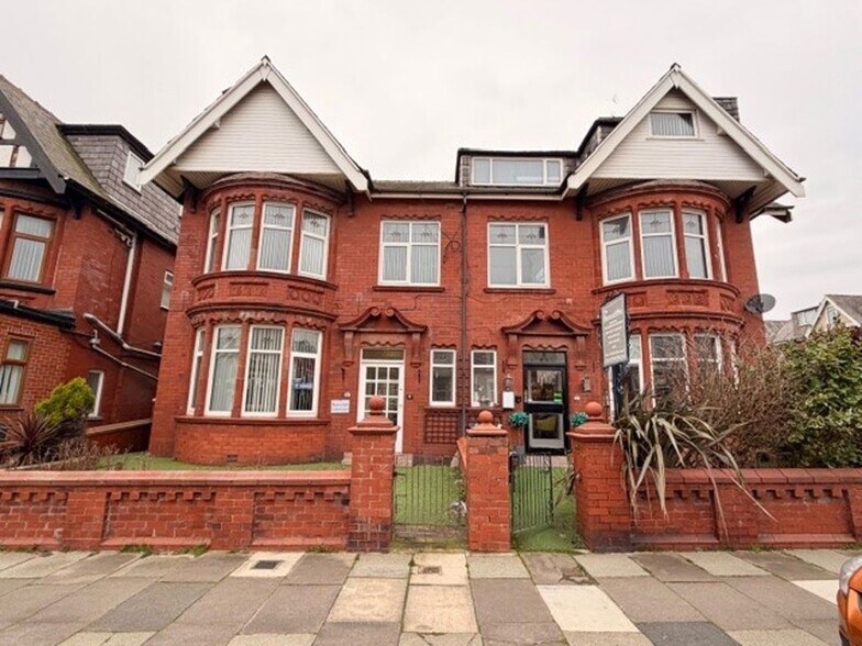 Primary Photo Of 20-22 Holmfield Rd, Blackpool Hotel For Sale