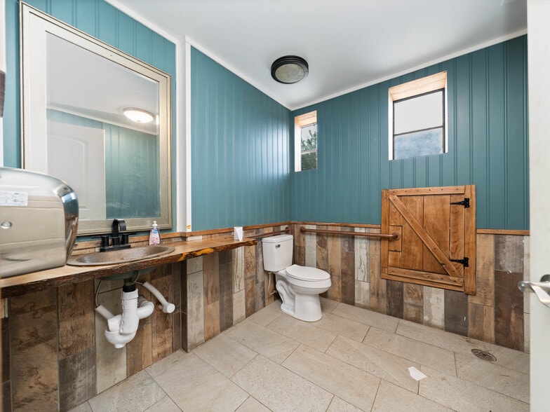 More Photos Of 339 Park St, Canton Restaurant For Sale