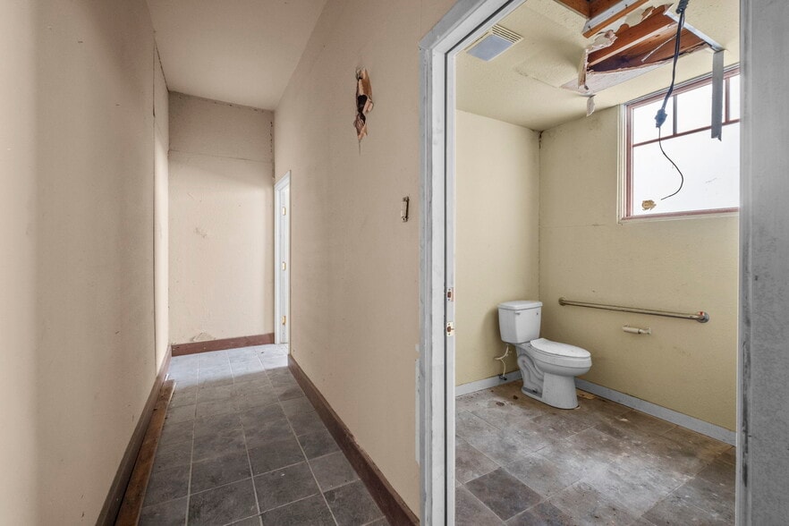 More Photos Of 125 N San Marcos, San Antonio Office Residential For Sale