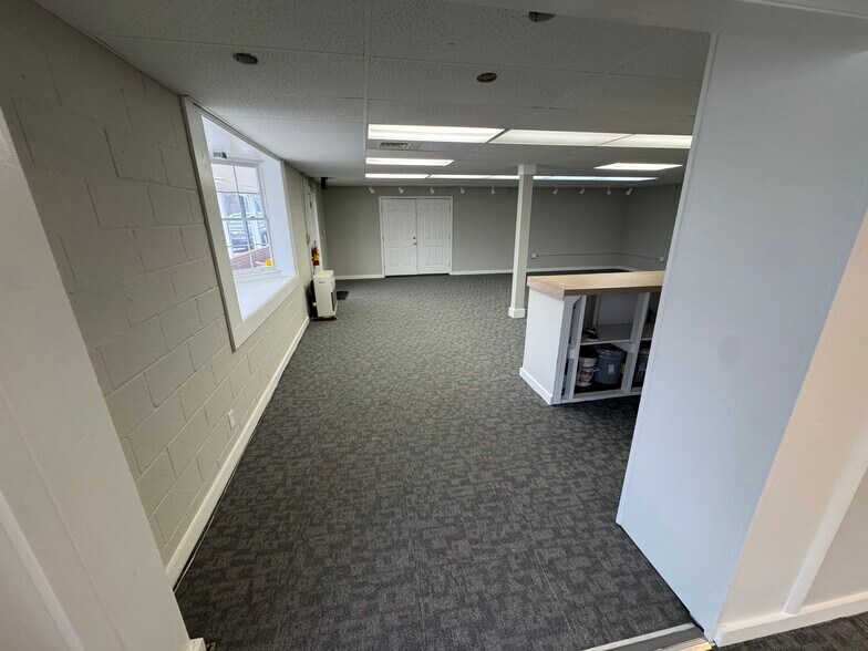 More Photos Of 7909-7911 NC Highway 68 N, Stokesdale Storefront Retail Office For Lease