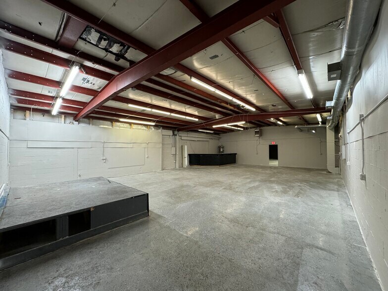 More Photos Of 901 N Virginia Ave, Oklahoma City Manufacturing For Lease