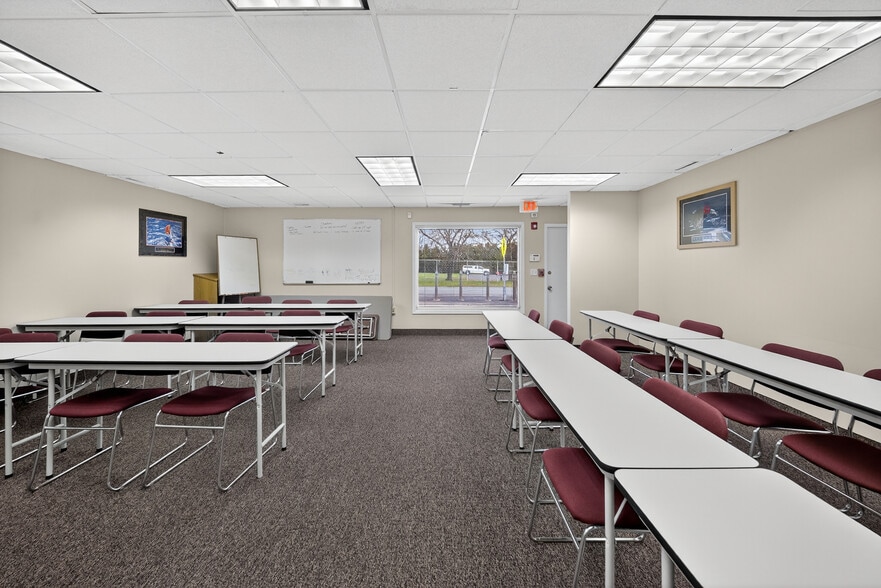 More Photos Of 6730 Townline Rd, Mattydale Light Manufacturing For Sale