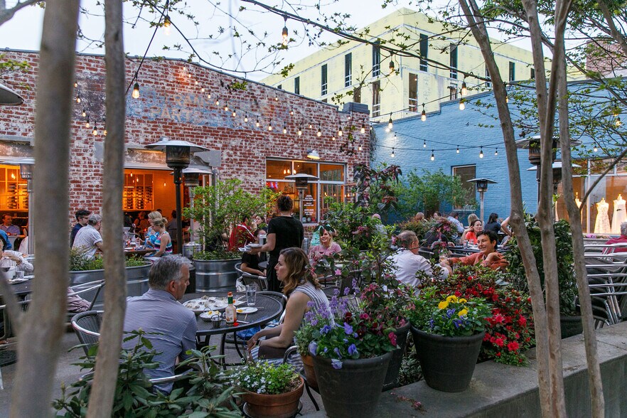 More Photos Of 600 W Main St, Charlottesville Apartments For Lease