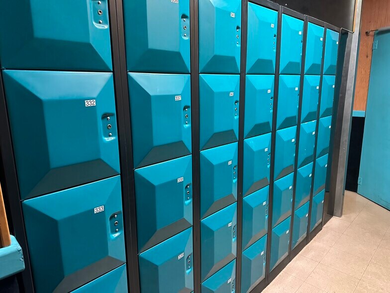 More Photos Of 6833 E Massachusetts Ave, Indianapolis Bowling Alley For Sale