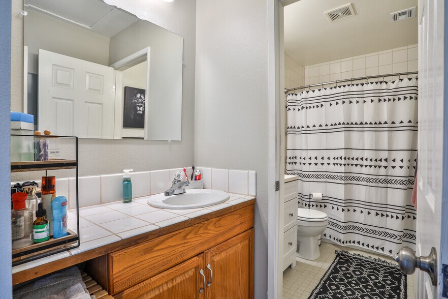 More Photos Of 306 E Foothill Blvd, Glendora Apartments For Sale