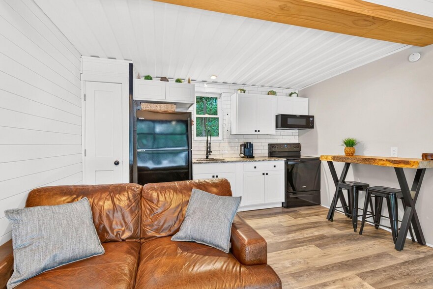 More Photos Of 21360 State Route 327, Laurelville Specialty For Sale