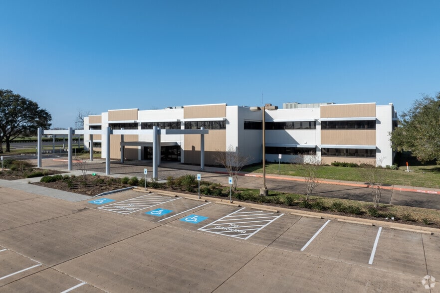 More Photos Of 2100 Regional Medical Dr, Wharton Hospital For Sale