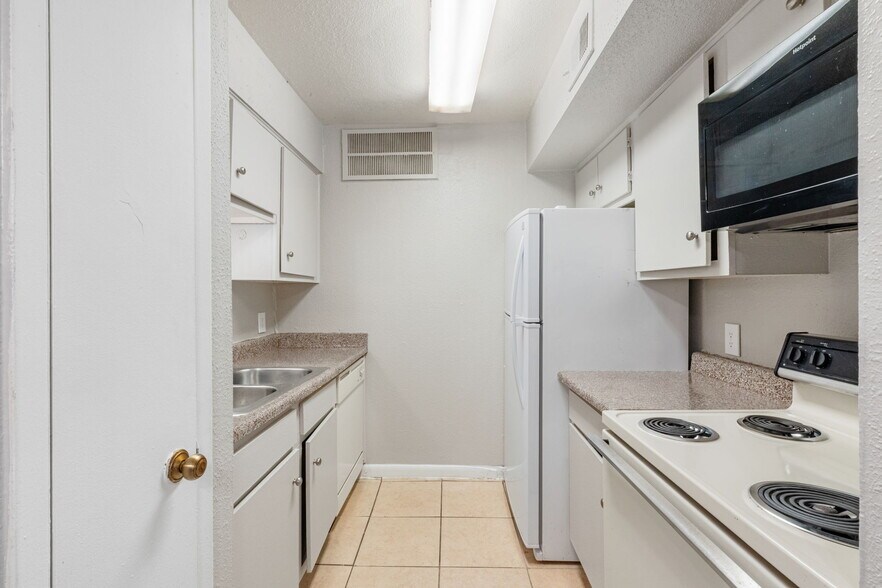 More Photos Of 2451 Lake Rd, Huntsville Apartments For Sale