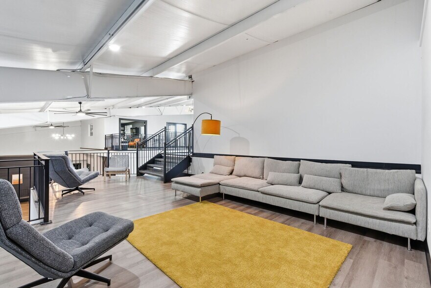 More Photos Of 10923 State Highway 176, Walnut Shade Office For Sale