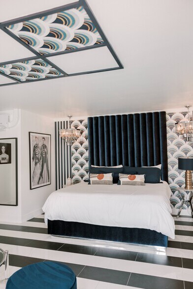 More Photos Of 120 W Vereda Sur, Palm Springs Hotel For Sale