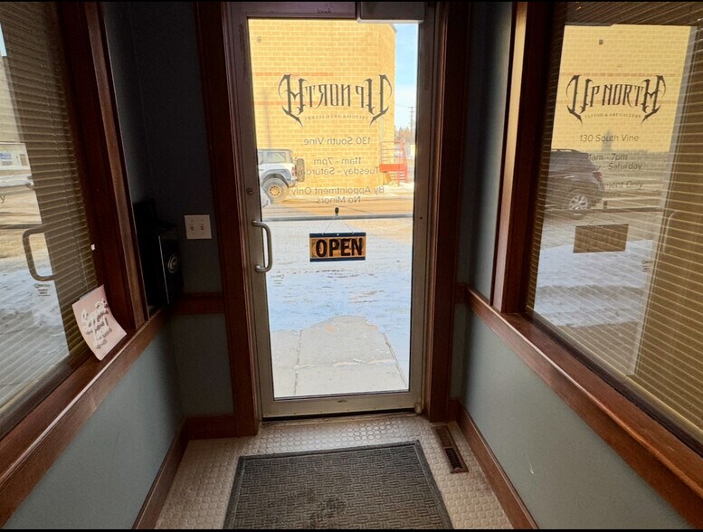 More Photos Of 122 Vine St, Fergus Falls Office For Sale