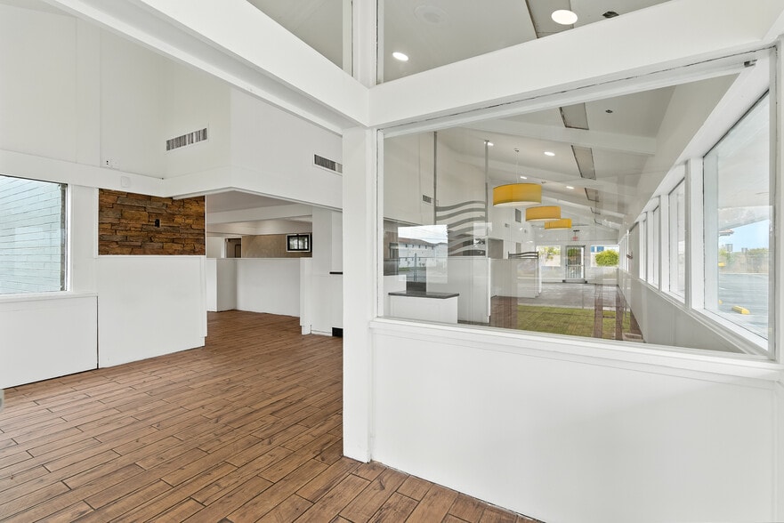 More Photos Of 4355 Sonoma Blvd, Vallejo Restaurant For Sale