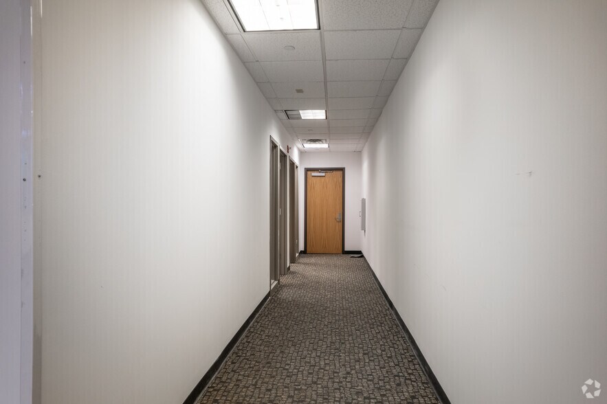 More Photos Of 2950 Express Dr S, Islandia Office For Lease