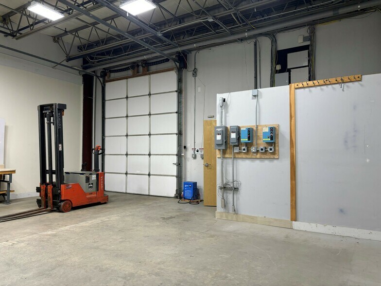 More Photos Of 190 Riverside St, Portland Flex For Lease