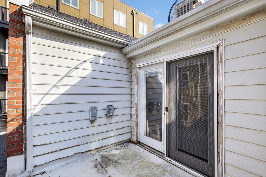 More Photos Of 916 Blagden Aly NW, Washington Flex For Sale