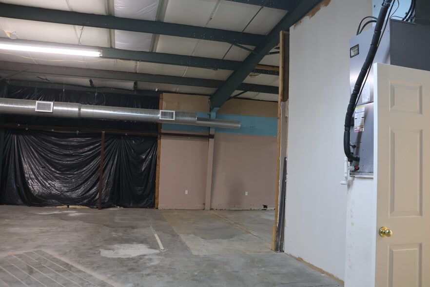 More Photos Of 1192 S Business Route 5, Camdenton Industrial For Sale
