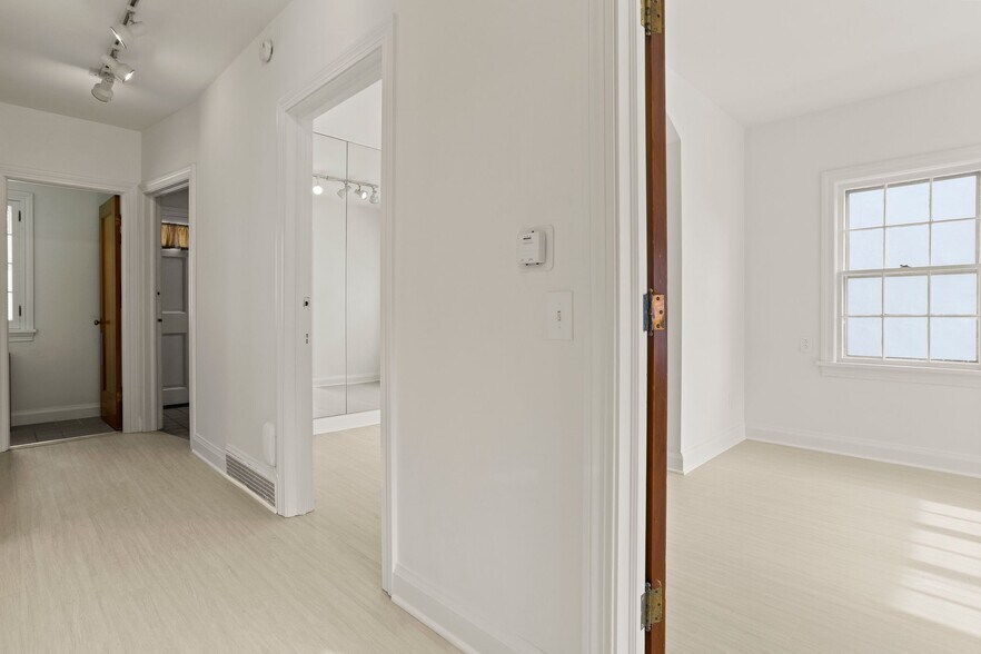 More Photos Of 206 Park Ave, Rochester Office Residential For Lease