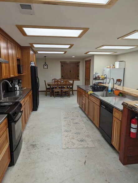 More Photos Of 120 N Broadway, Wells Flex For Sale