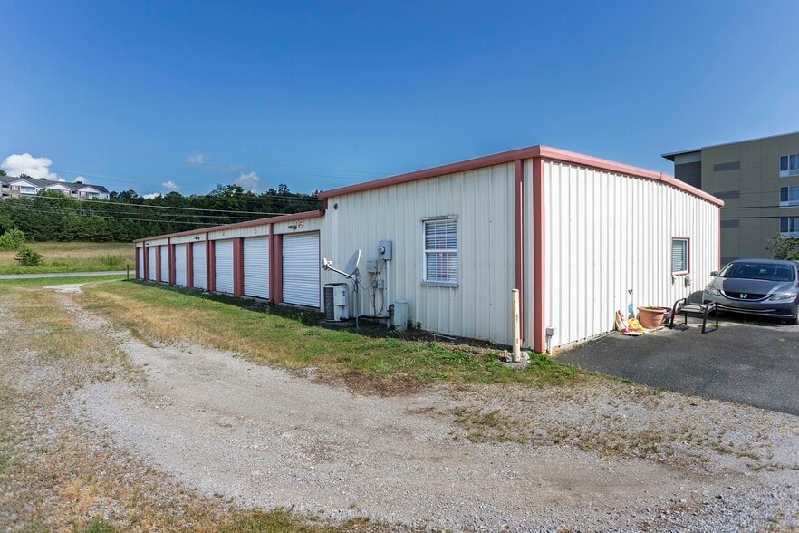 More Photos Of 191 Bernham Dr, Cleveland Self Storage For Sale