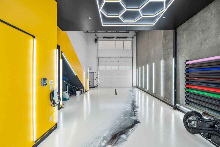 More Photos Of 1750 120 Av NE, Calgary Warehouse For Sale