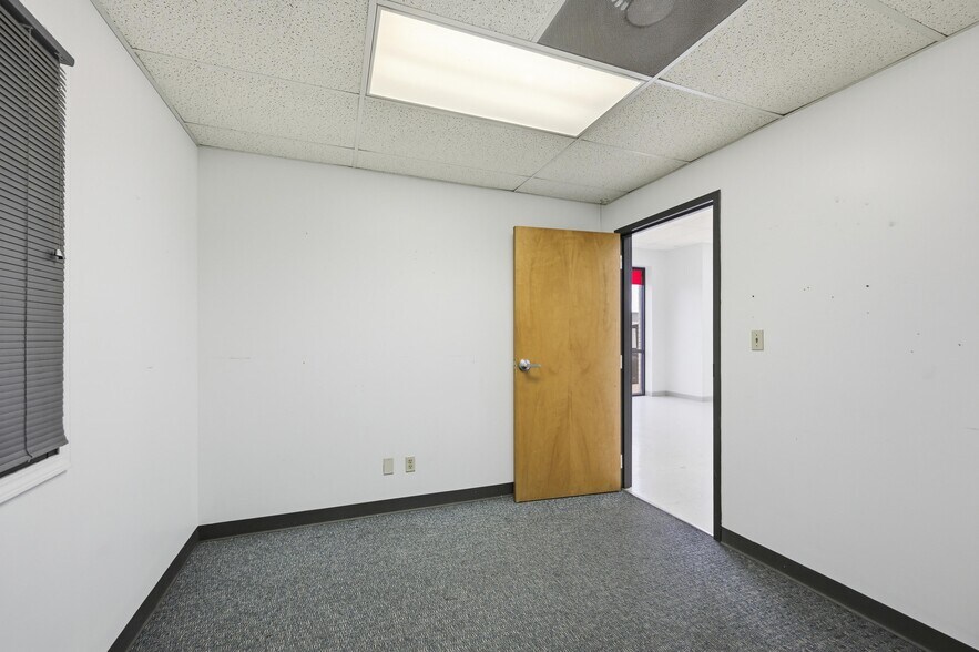 More Photos Of 602 S Michigan Ave, Joplin Freestanding For Lease