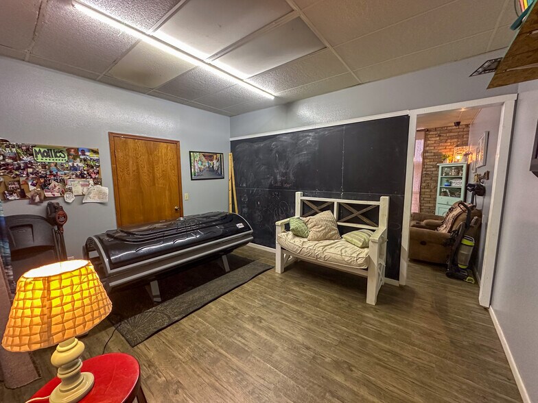 More Photos Of 201 San Antonio Rd, Alto General Retail For Sale