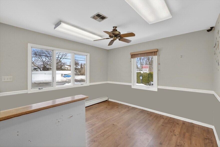 More Photos Of 75 Ramapo Rd, Garnerville Office For Sale